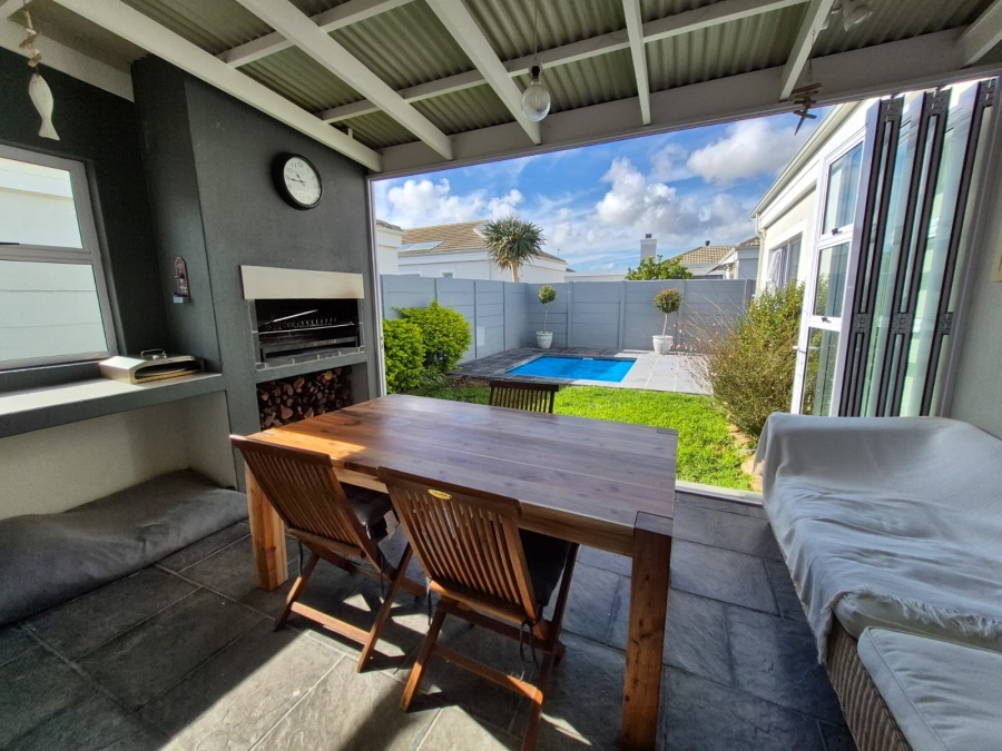 3 Bedroom Property for Sale in Sunningdale Western Cape